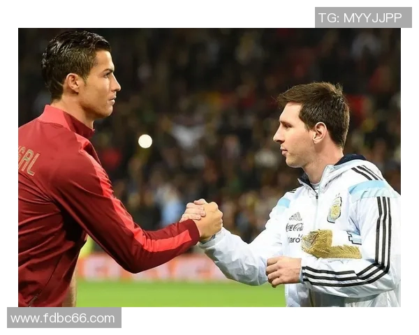 21世纪足球巨星盘点：从梅西到C罗，站位与风格的全面解析