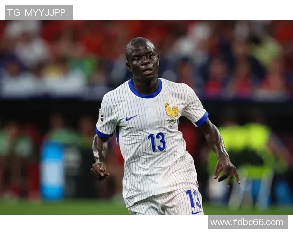 足坛巨星身材揭秘高清图文赏析带你感受力量与优雅结合